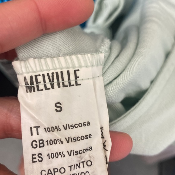 Brandy Melville Cropped long sleeve backless top - Picture 4 of 4